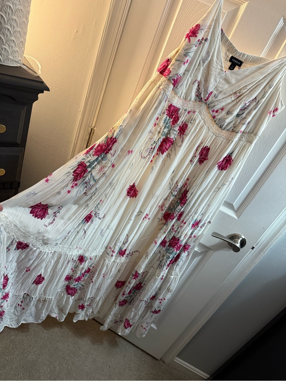 Torrid White Floral Maxi Dress with Pink Blooms size 2